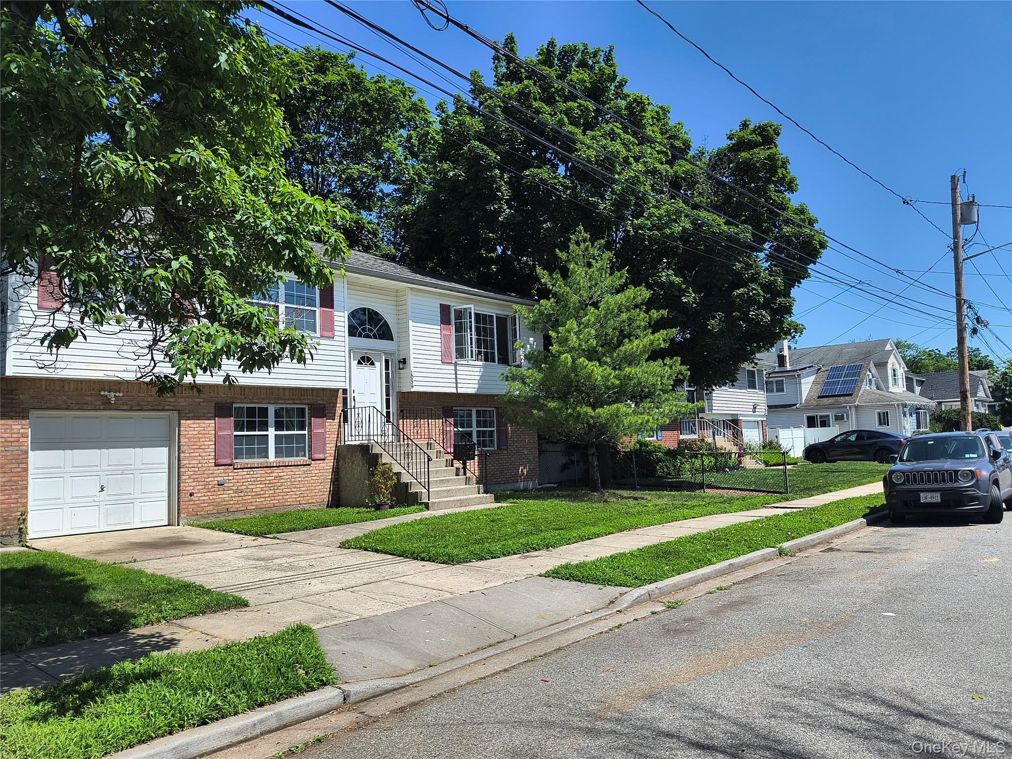 1056 E Arthur Street, Uniondale, NY 11553