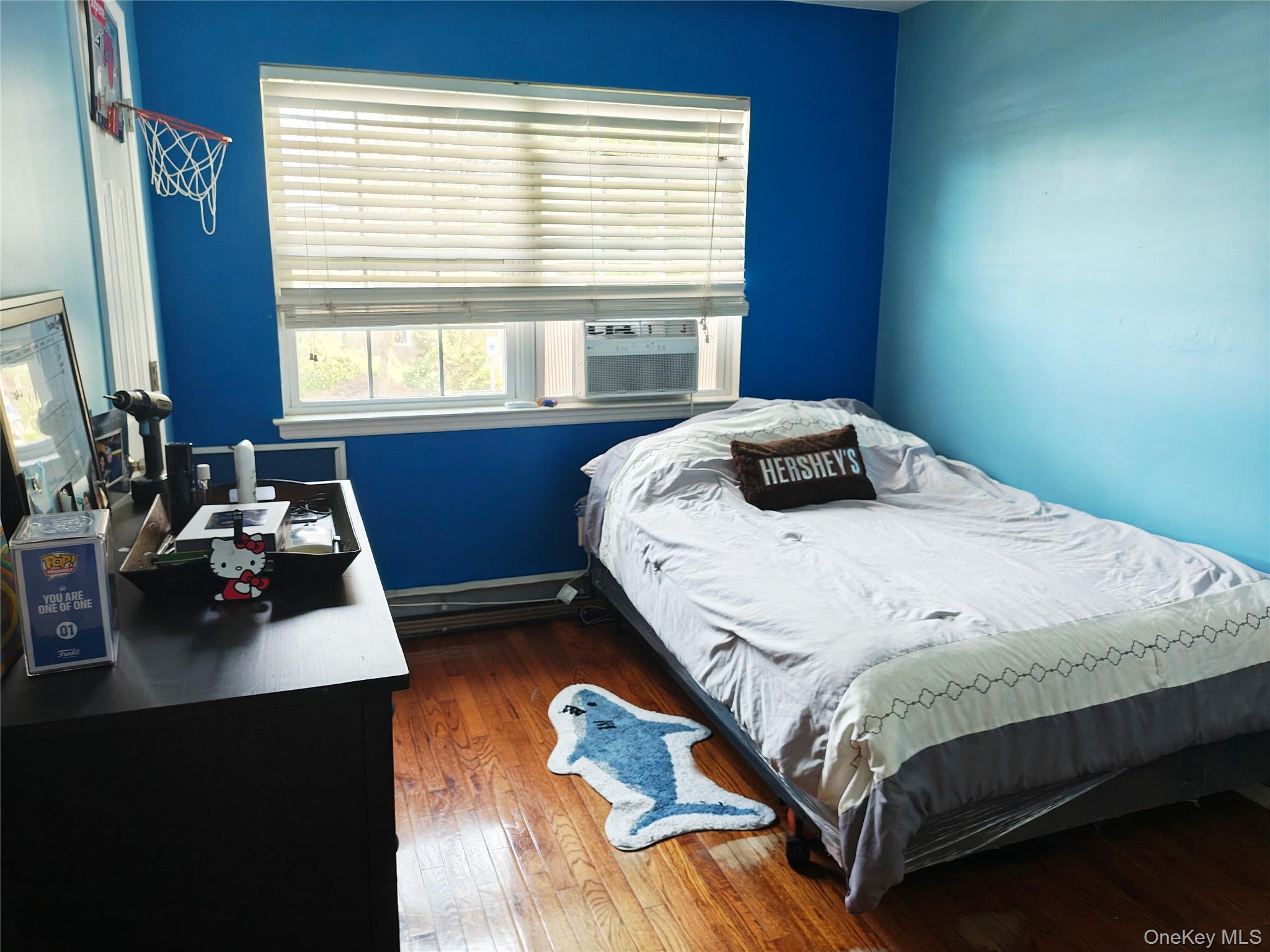 1056 E Arthur Street, Uniondale, NY 11553