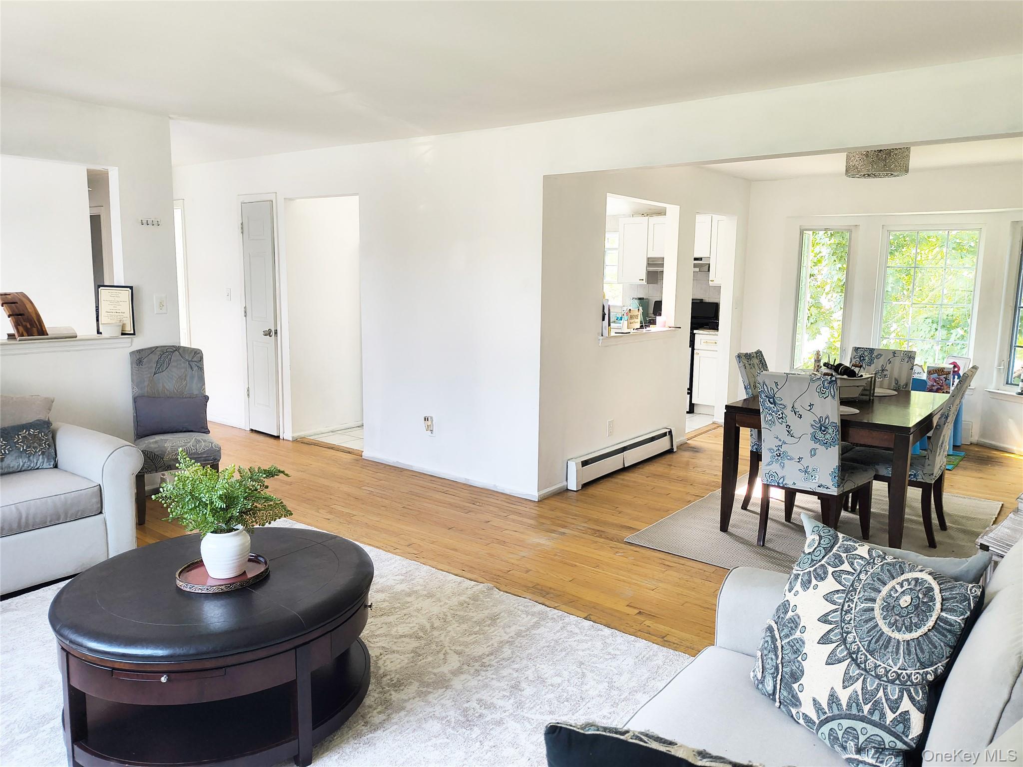 1056 E Arthur Street, Uniondale, NY 11553