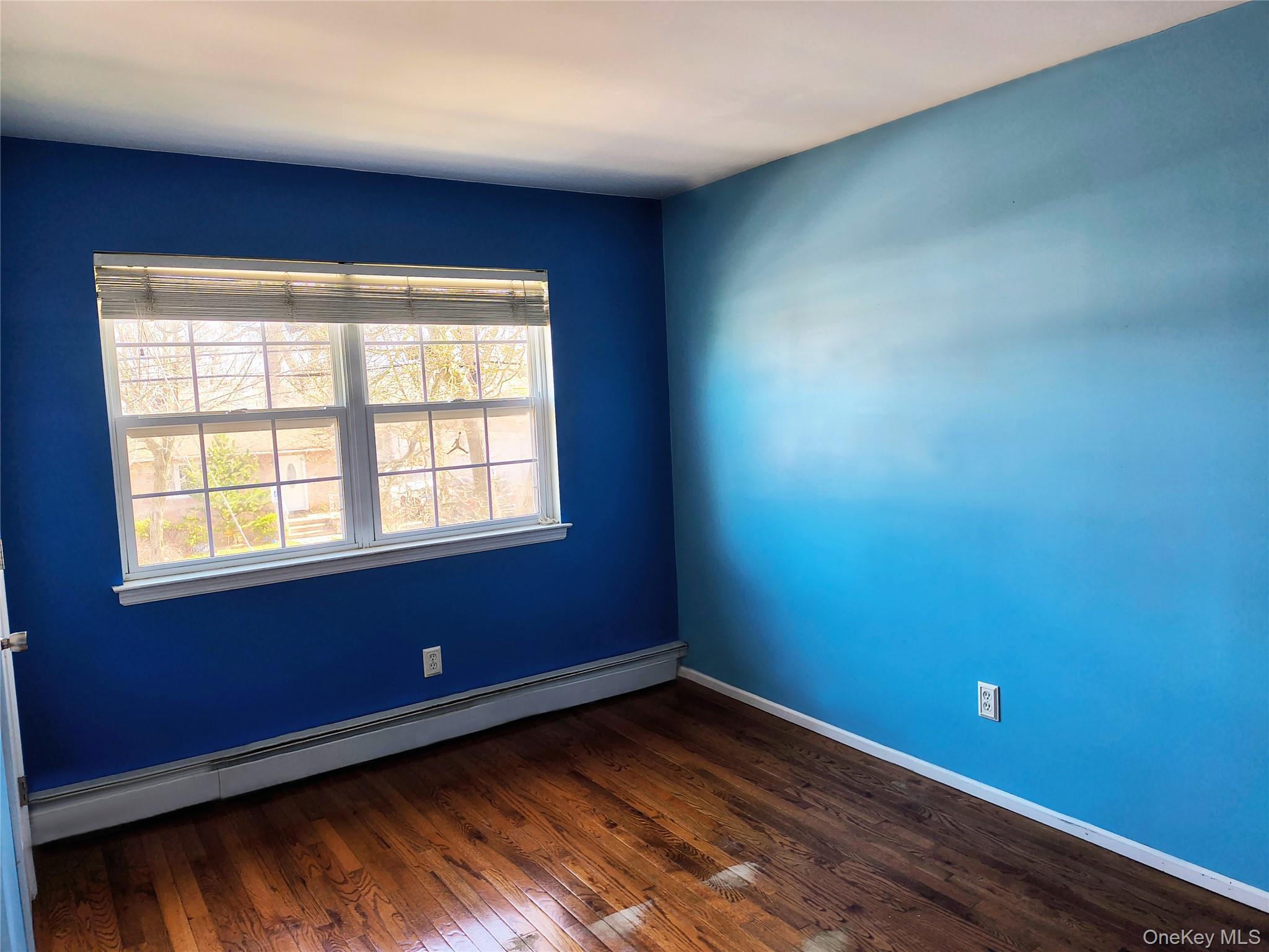 1056 E Arthur Street, Uniondale, NY 11553