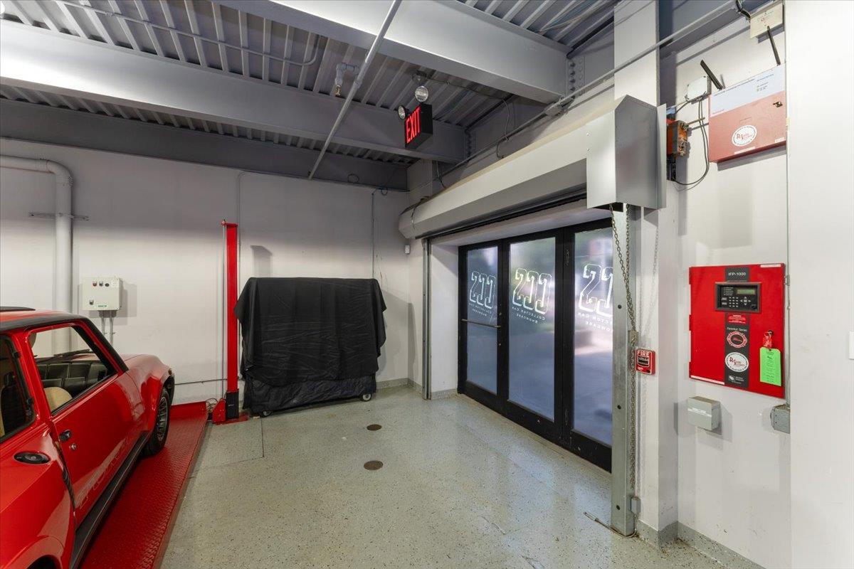 85 Pine Hollow Road, Oyster Bay, NY 11771