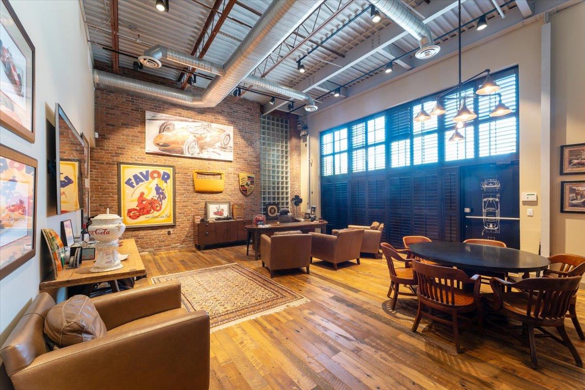 85 Pine Hollow Road, Oyster Bay, NY 11771