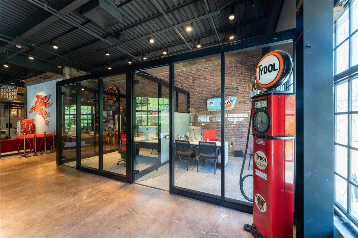 85 Pine Hollow Road, Oyster Bay, NY 11771