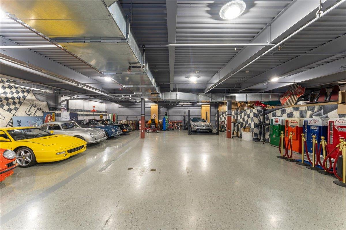 85 Pine Hollow Road, Oyster Bay, NY 11771