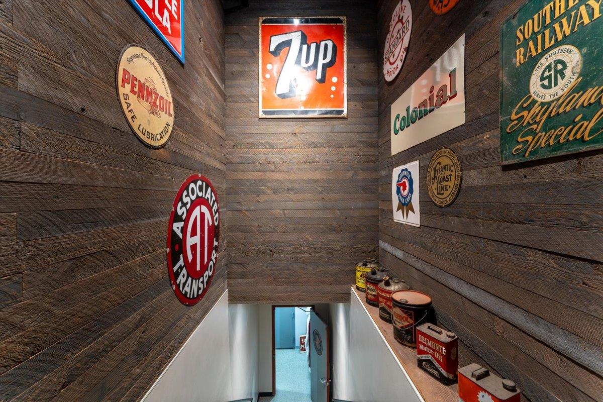 85 Pine Hollow Road, Oyster Bay, NY 11771