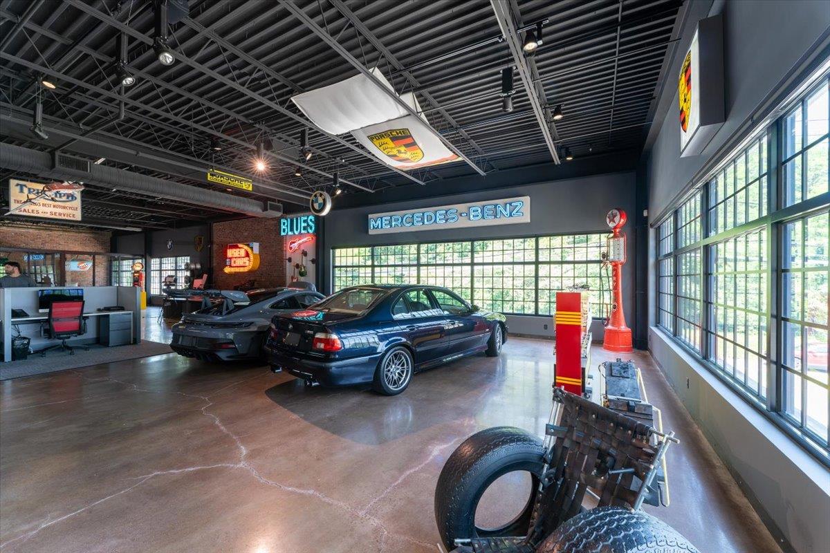 85 Pine Hollow Road, Oyster Bay, NY 11771