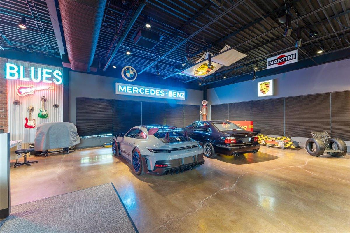 85 Pine Hollow Road, Oyster Bay, NY 11771