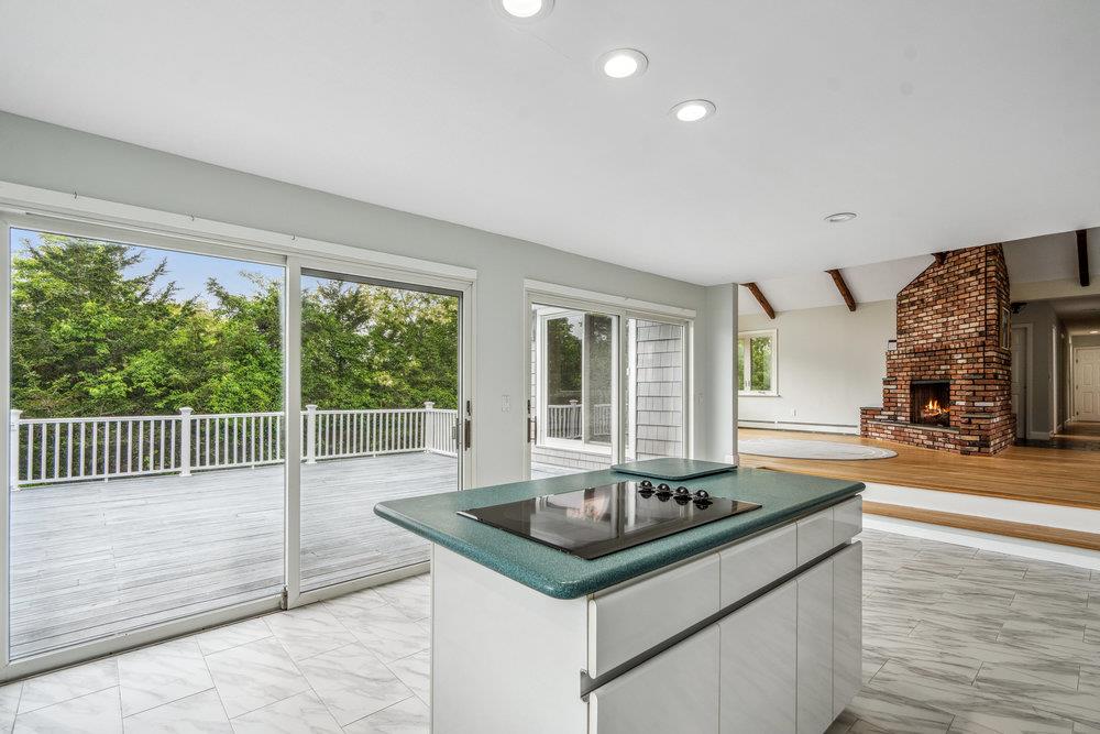 542 Montauk Highway, Southampton, NY 11968