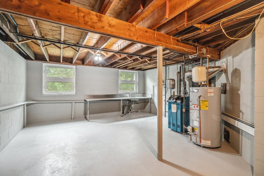 542 Montauk Highway, Southampton, NY 11968