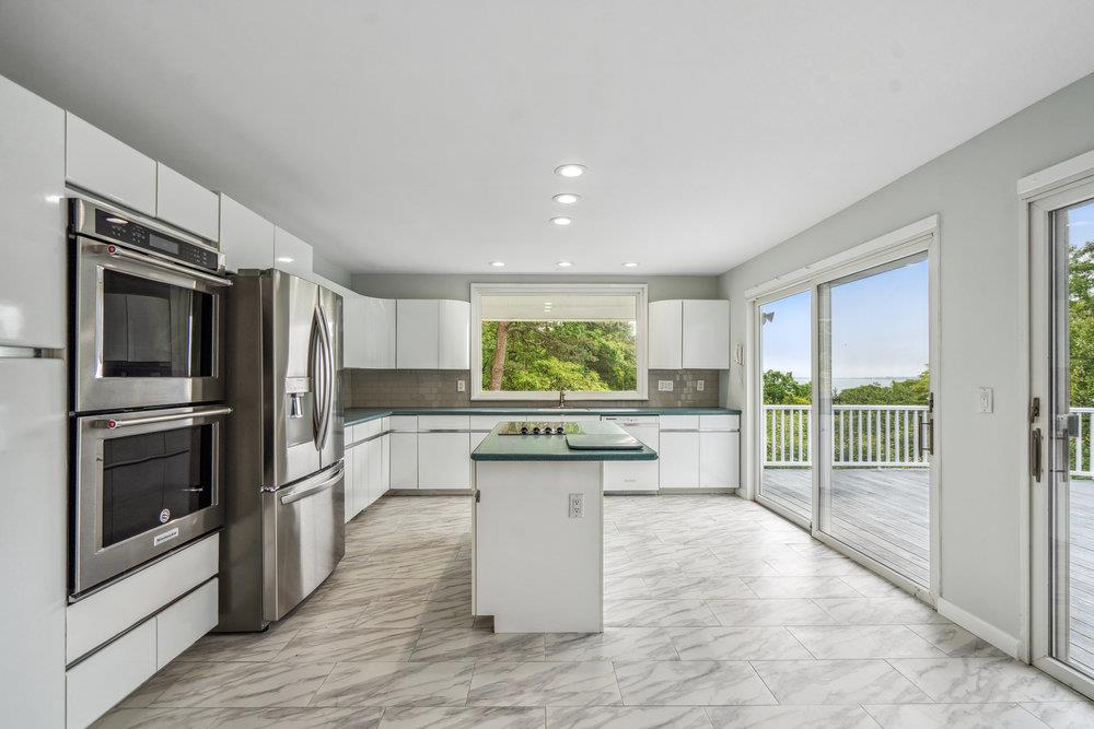 542 Montauk Highway, Southampton, NY 11968