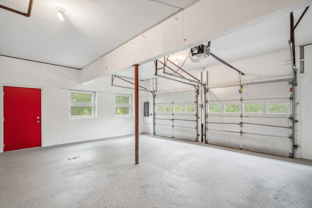 542 Montauk Highway, Southampton, NY 11968