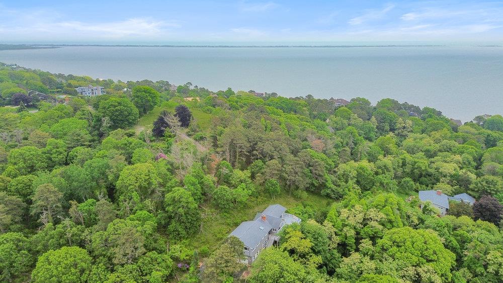 542 Montauk Highway, Southampton, NY 11968