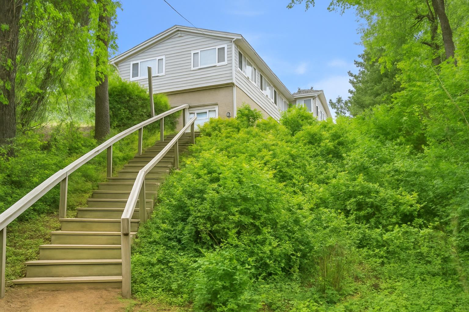 542 Montauk Highway, Southampton, NY 11968