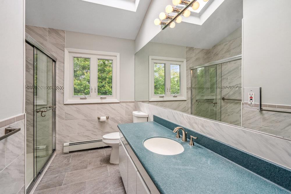 542 Montauk Highway, Southampton, NY 11968