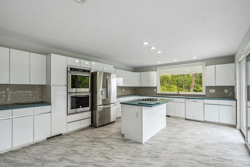 542 Montauk Highway, Southampton, NY 11968