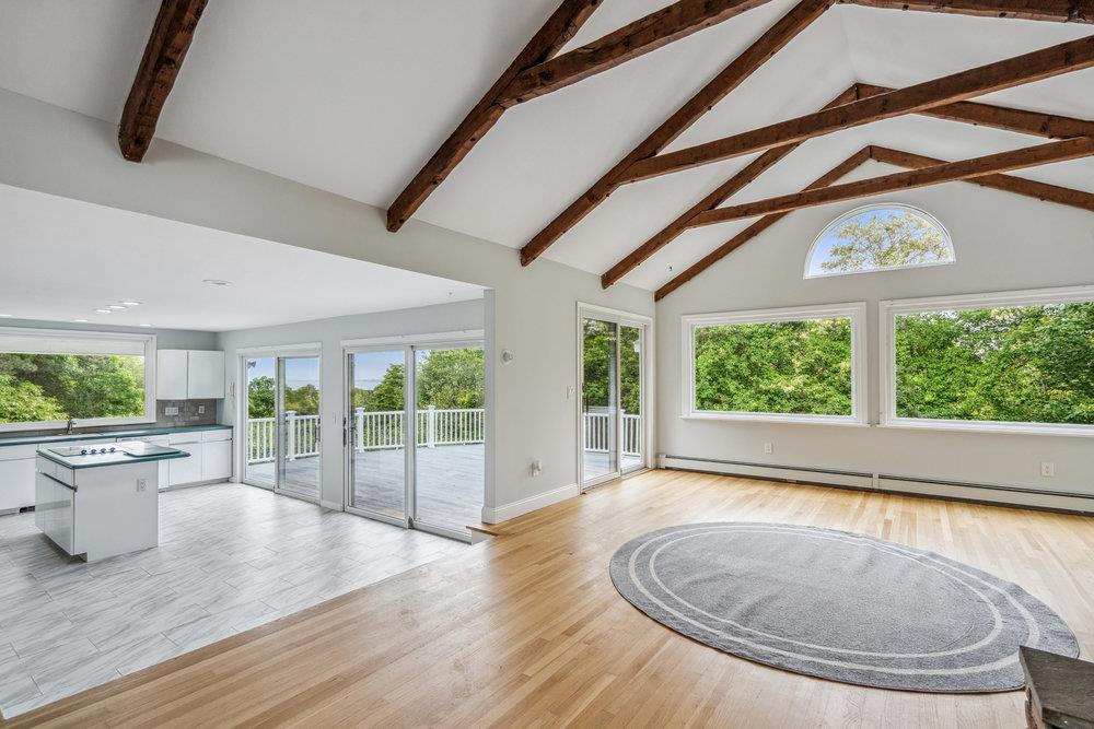 542 Montauk Highway, Southampton, NY 11968