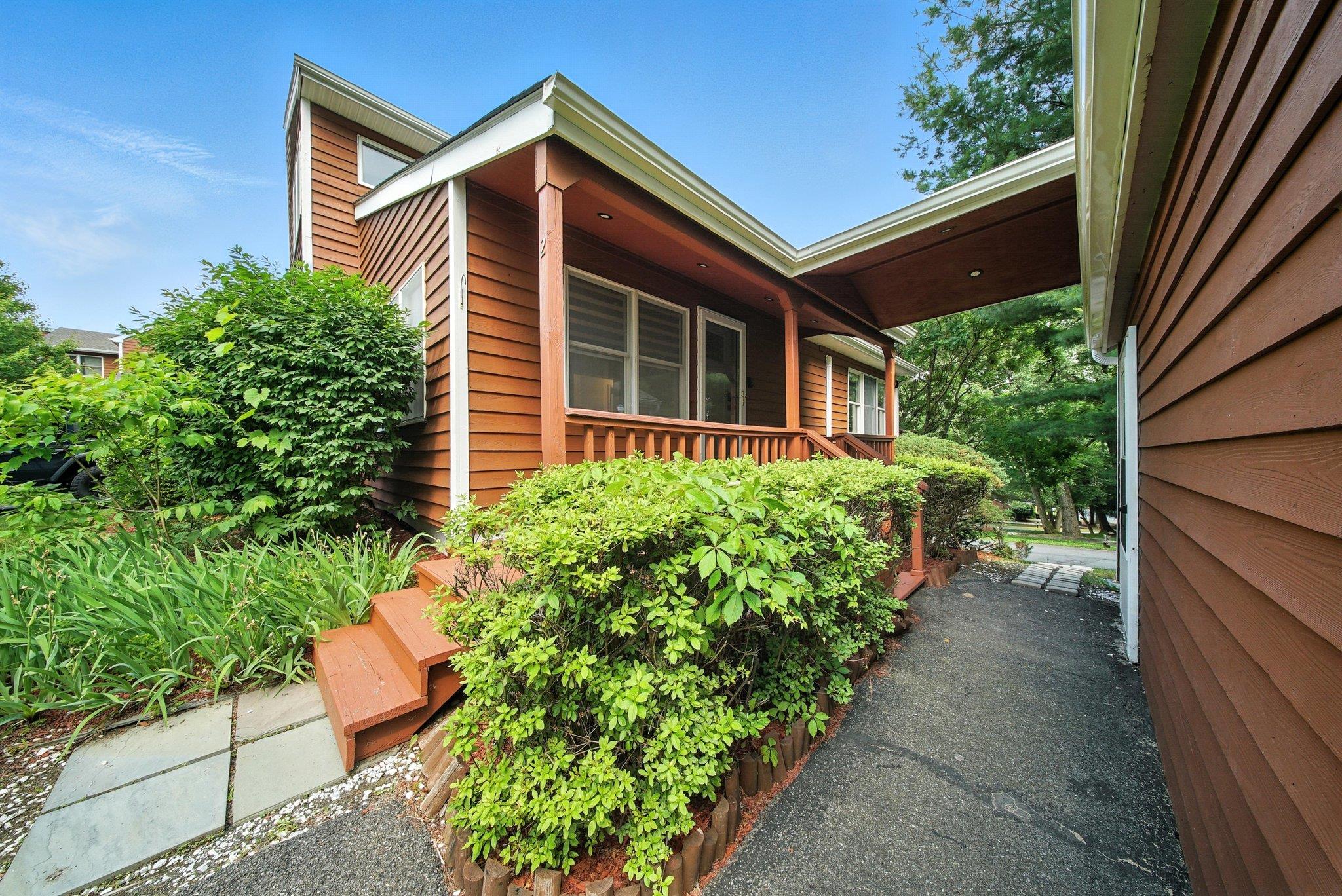 2 Woodland Way N, Ellenville, NY 12428