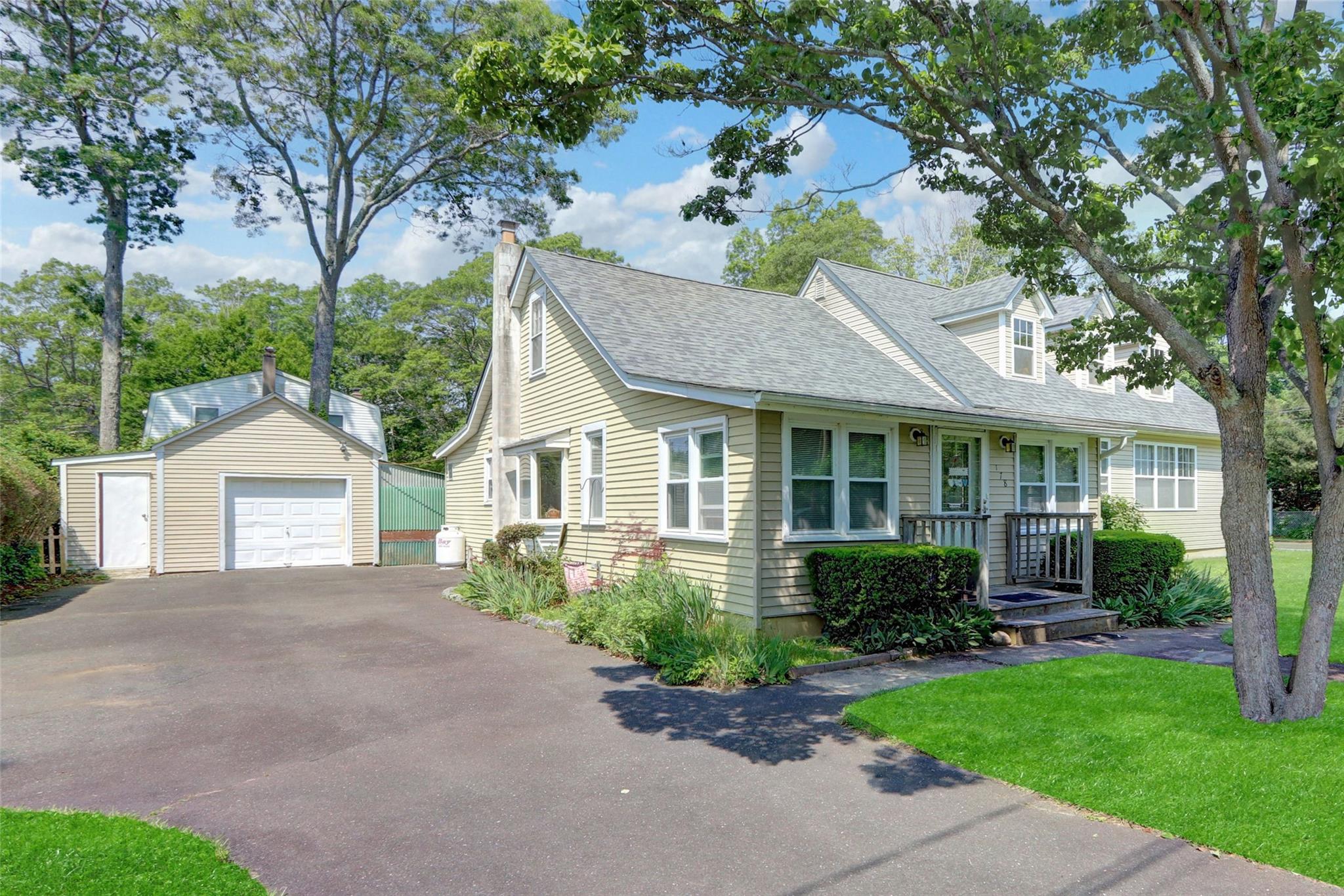 178 Magnolia Drive, Mastic Beach, NY 11951
