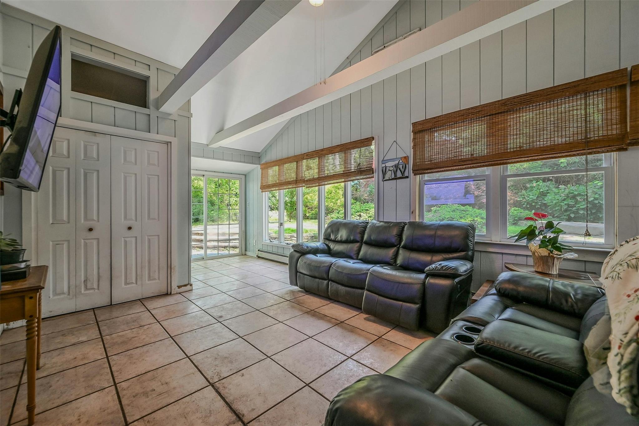 18 Huyler Court, Setauket, NY 11733