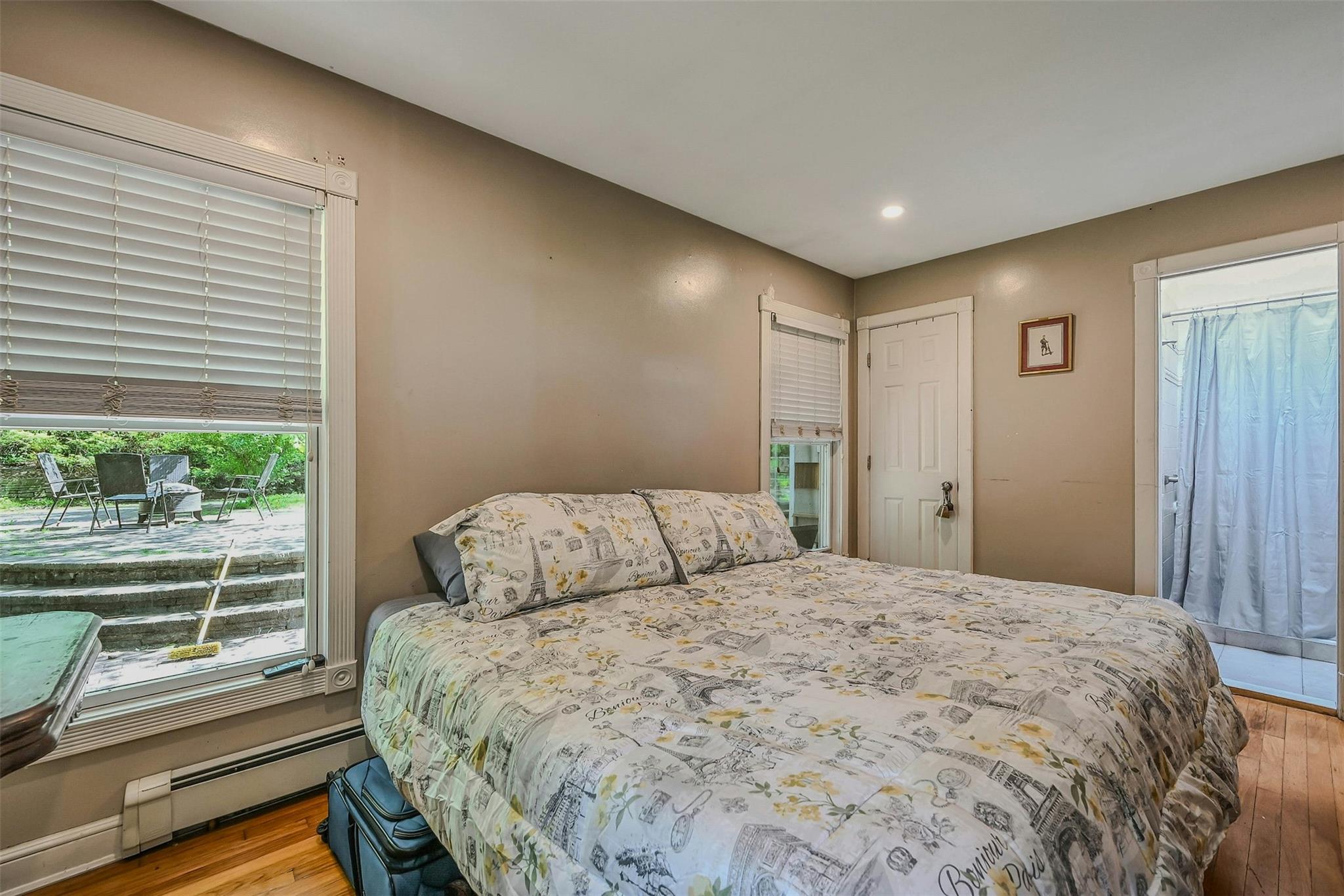 18 Huyler Court, Setauket, NY 11733