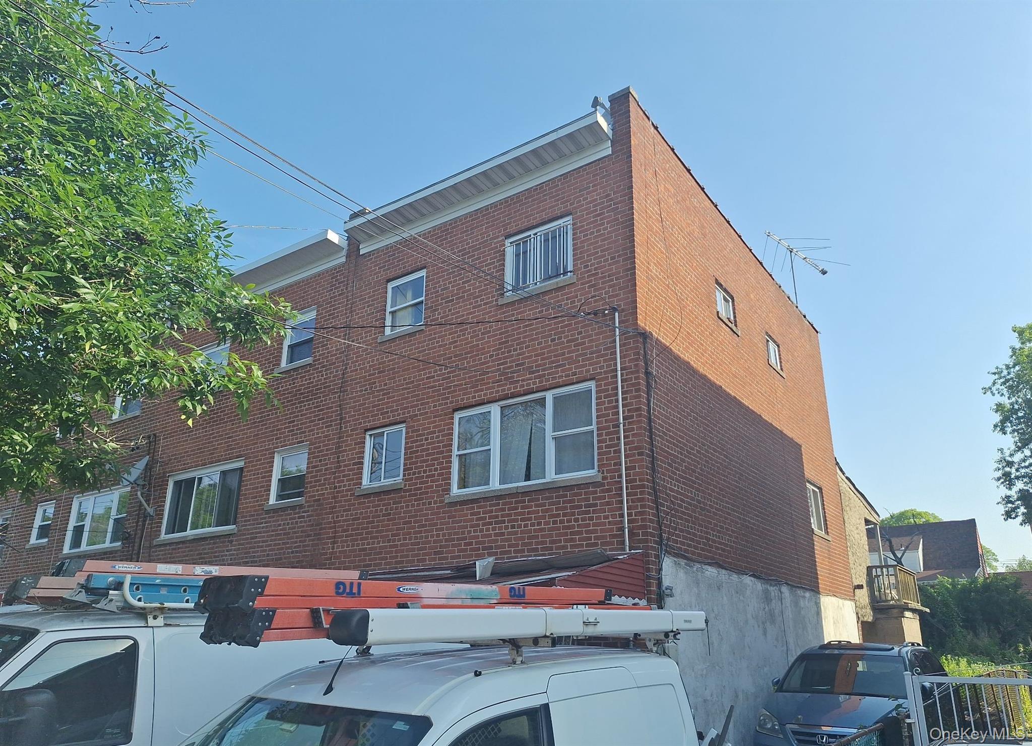 1037 E 219th Street, Bronx, NY 10469