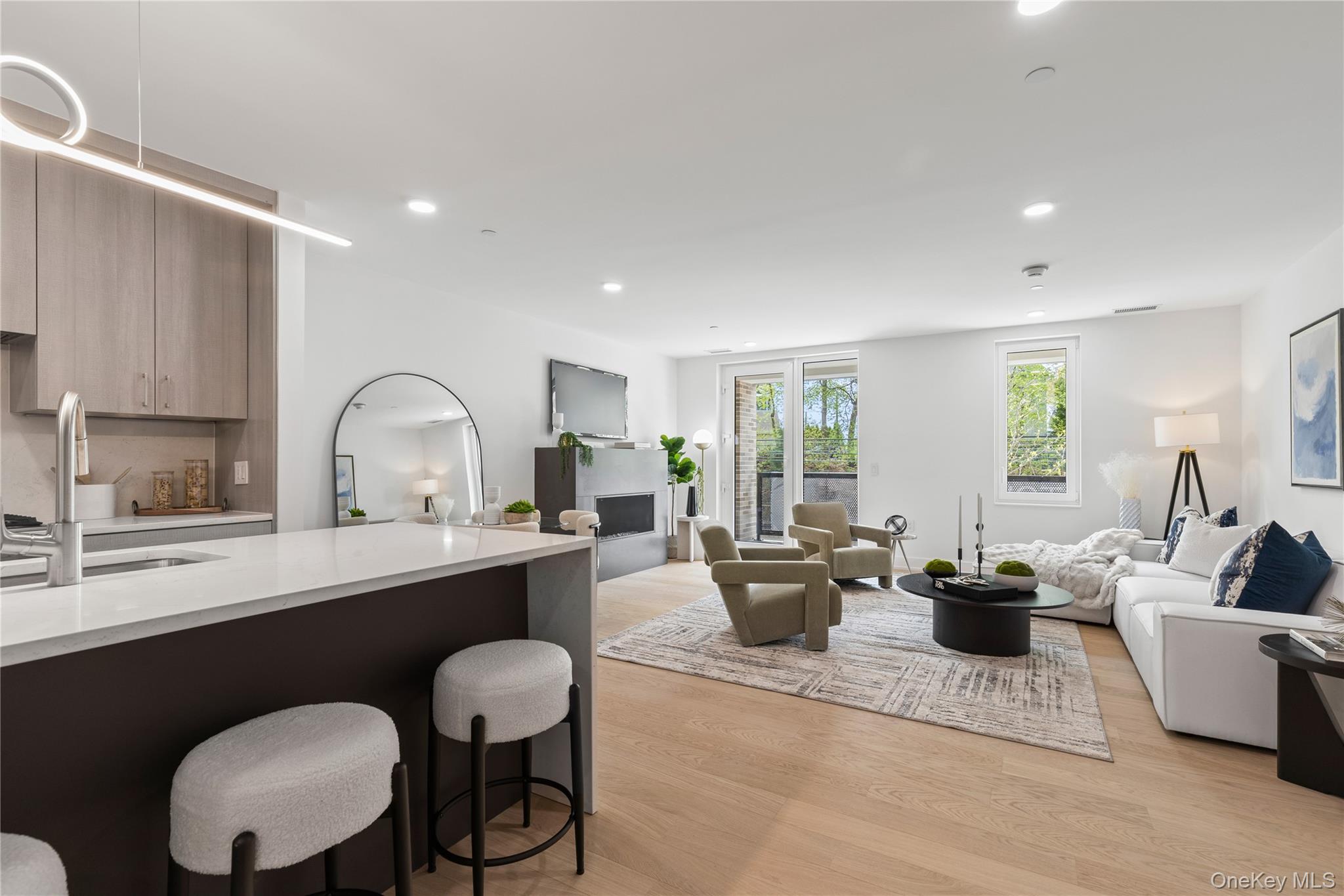 33 Calvert Street # TH6, Harrison, NY 10528