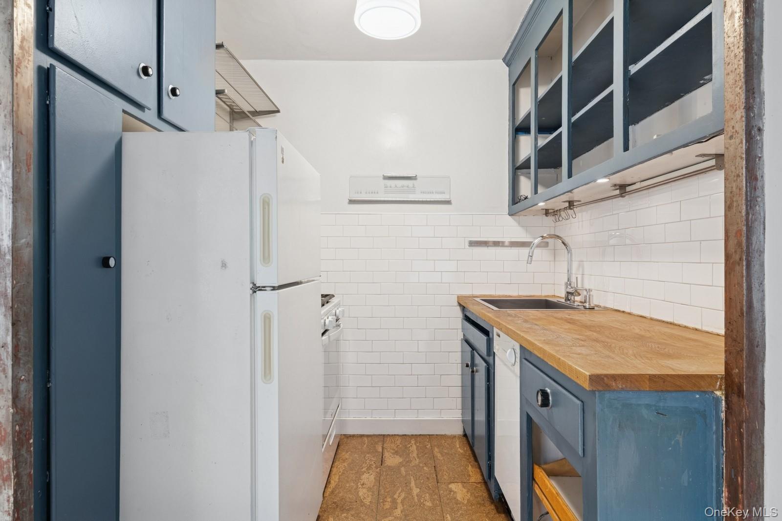 110-20 71st Road # 216, Forest Hills, NY 11375