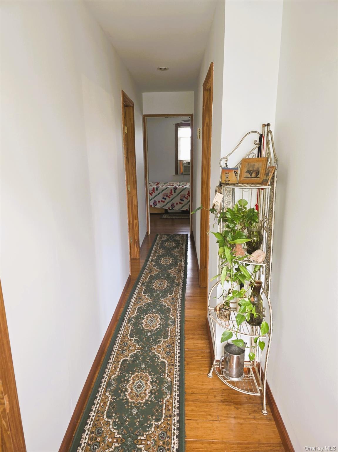 17 June Avenue, Bayville, NY 11709