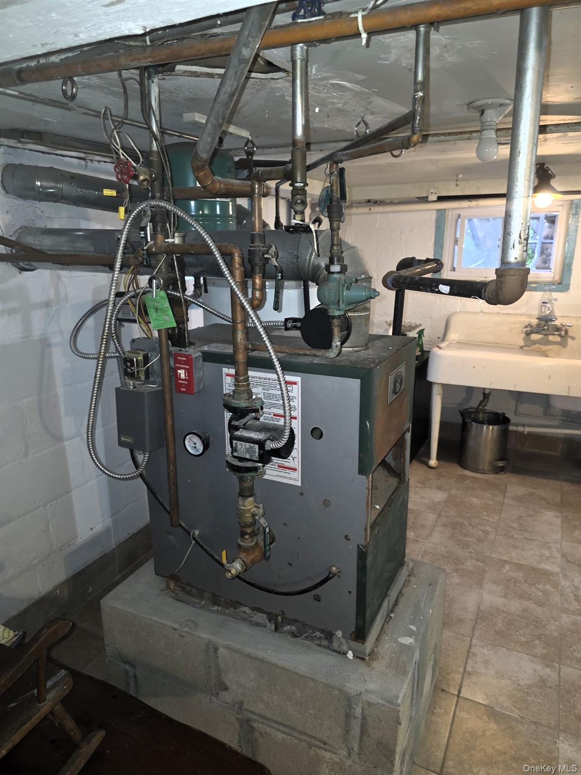 17 June Avenue, Bayville, NY 11709