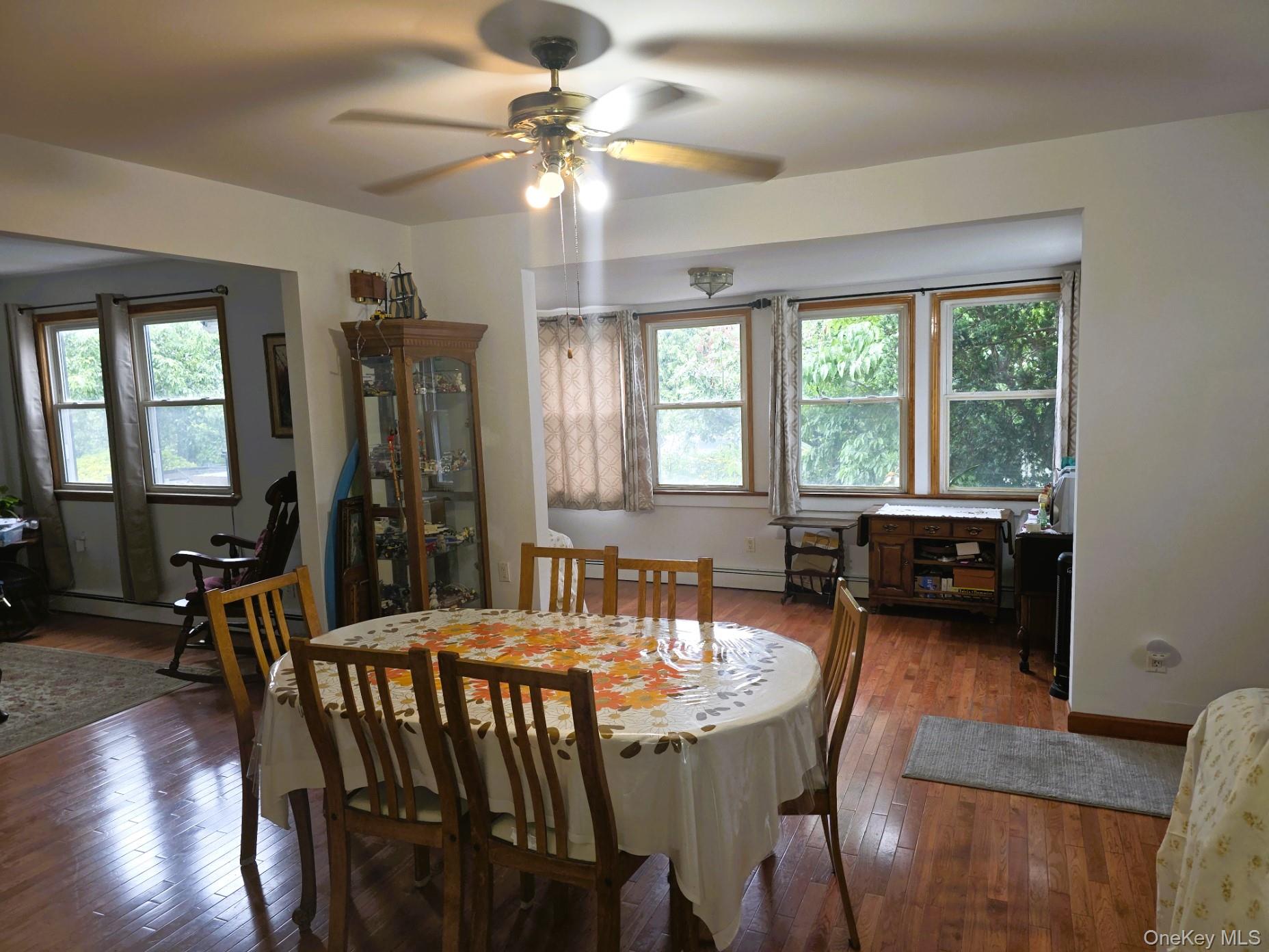 17 June Avenue, Bayville, NY 11709