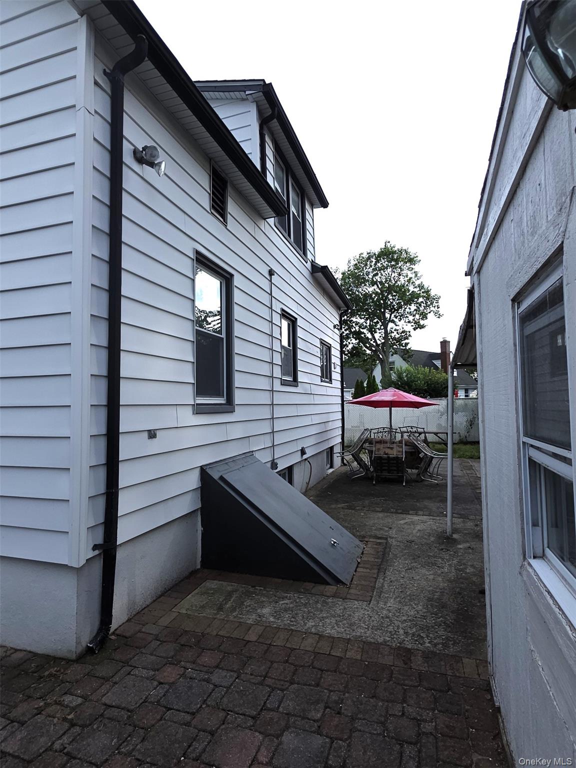 17 June Avenue, Bayville, NY 11709