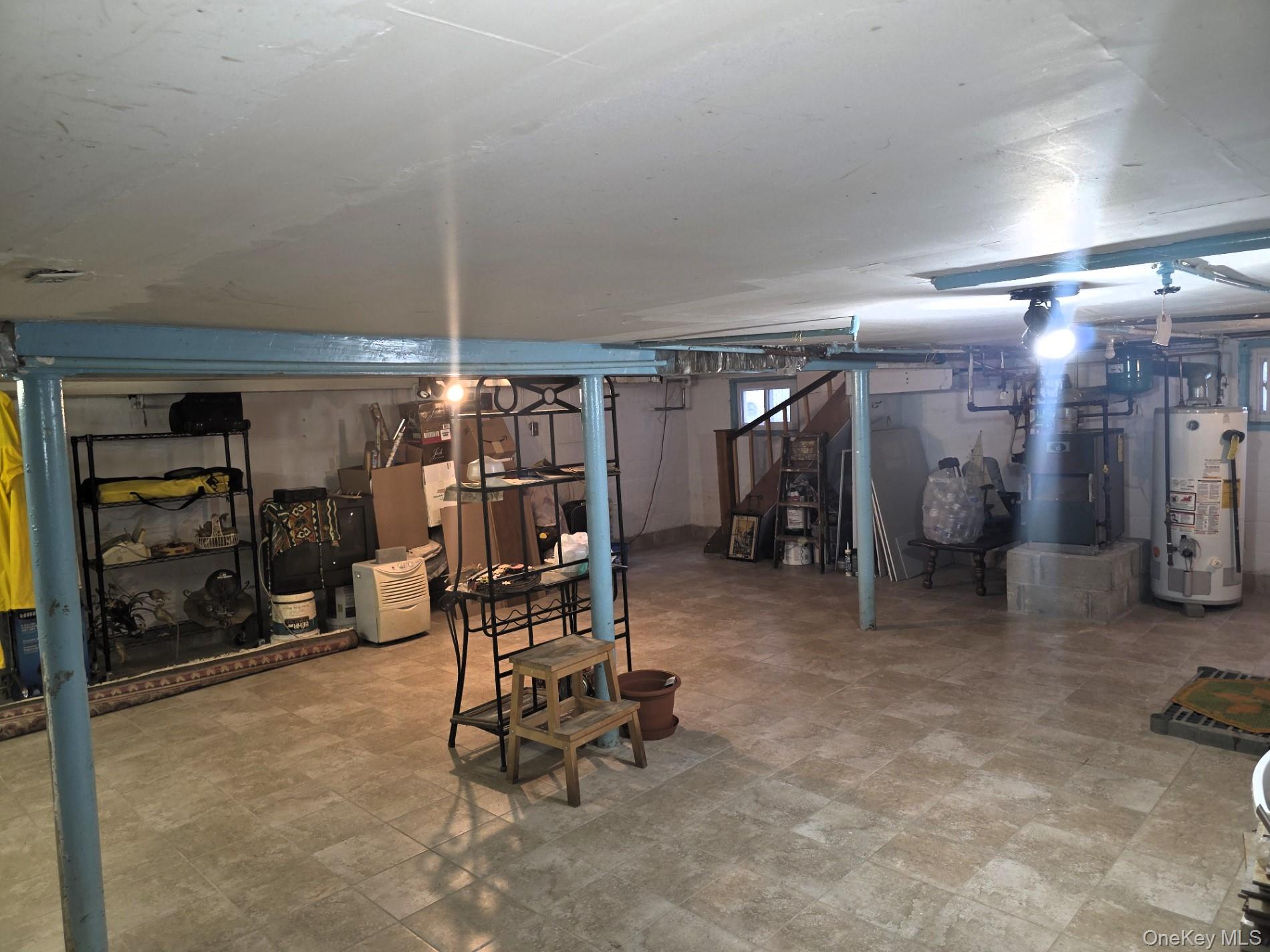 17 June Avenue, Bayville, NY 11709