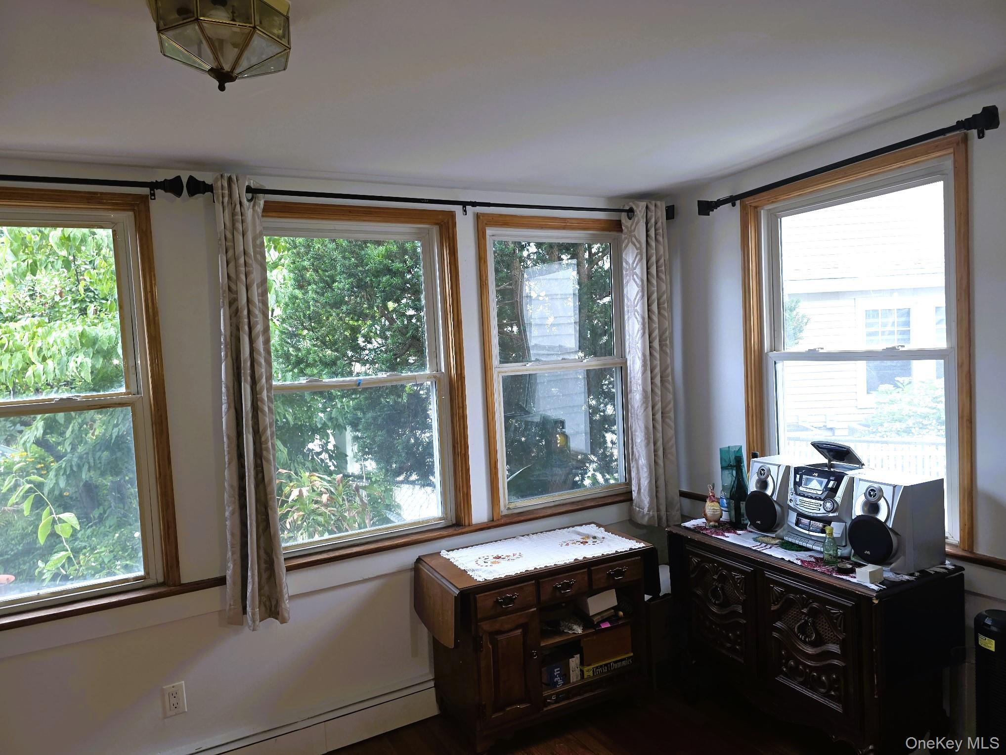 17 June Avenue, Bayville, NY 11709