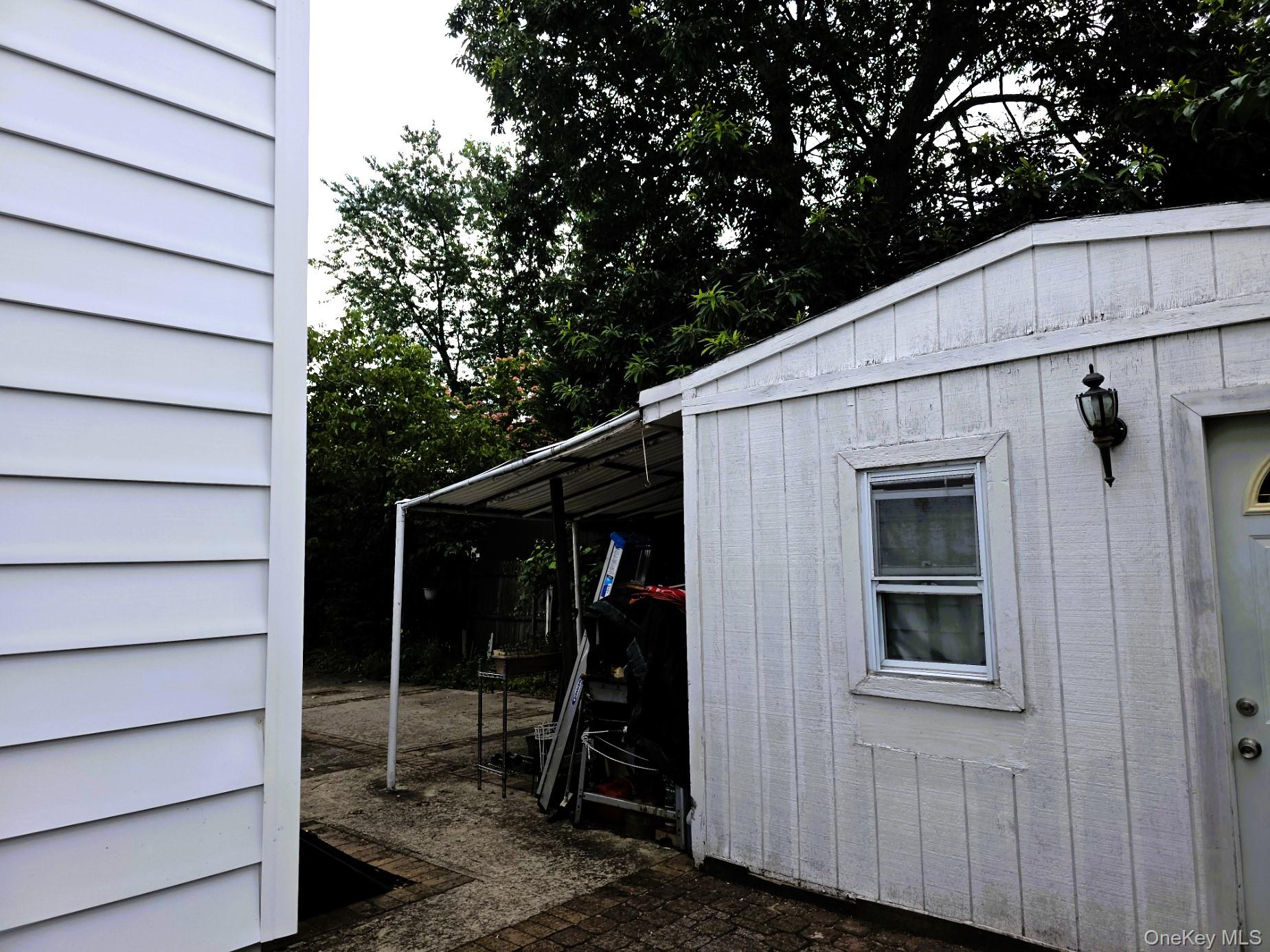 17 June Avenue, Bayville, NY 11709