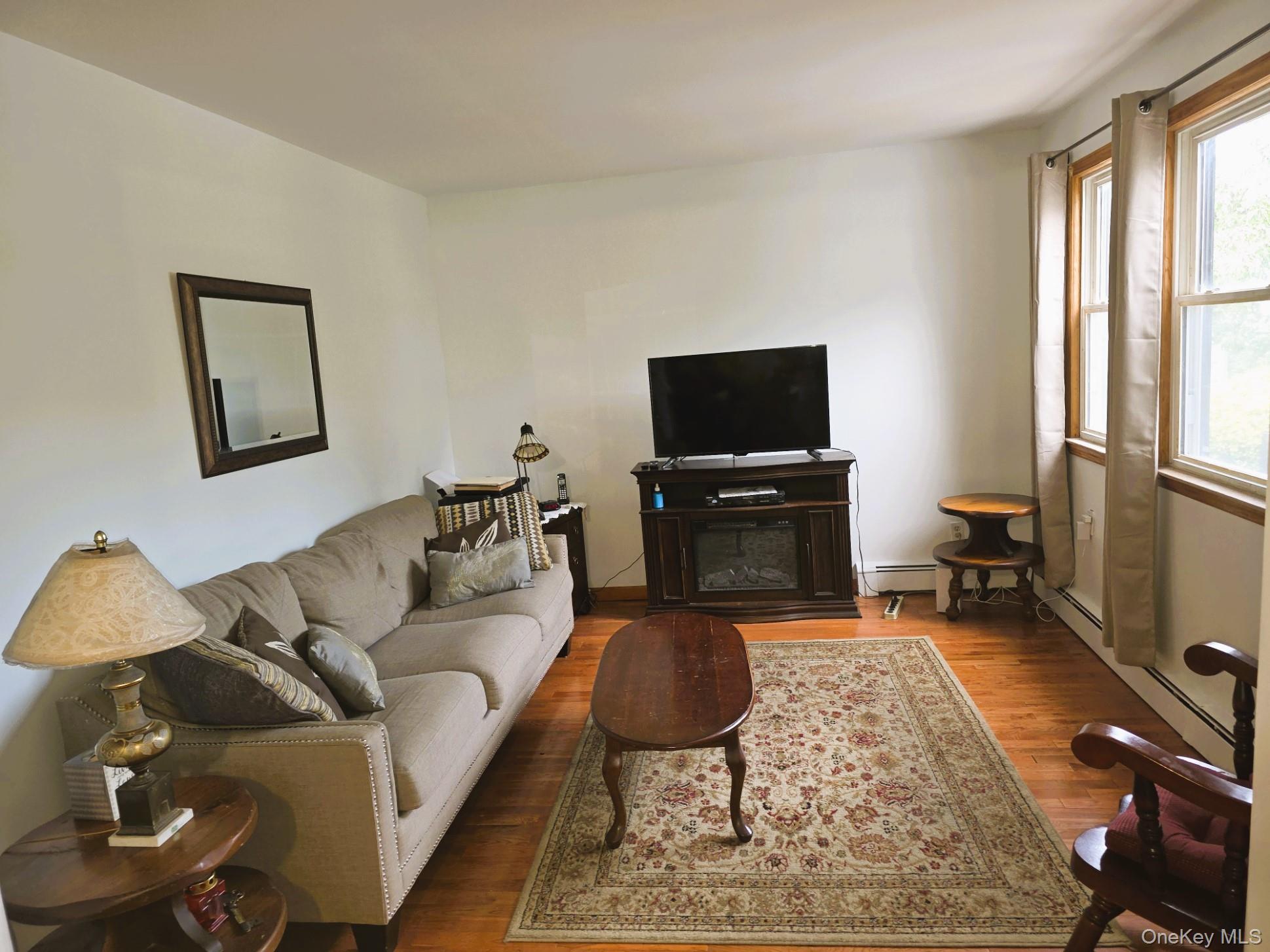 17 June Avenue, Bayville, NY 11709