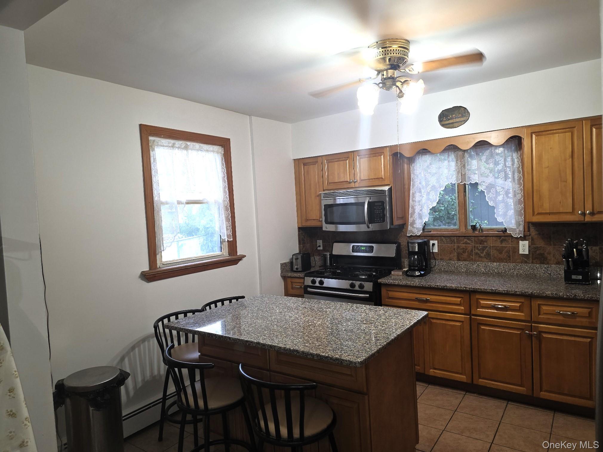 17 June Avenue, Bayville, NY 11709