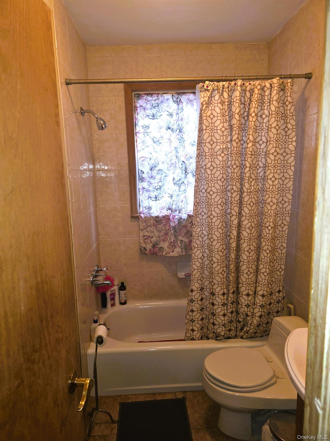 17 June Avenue, Bayville, NY 11709