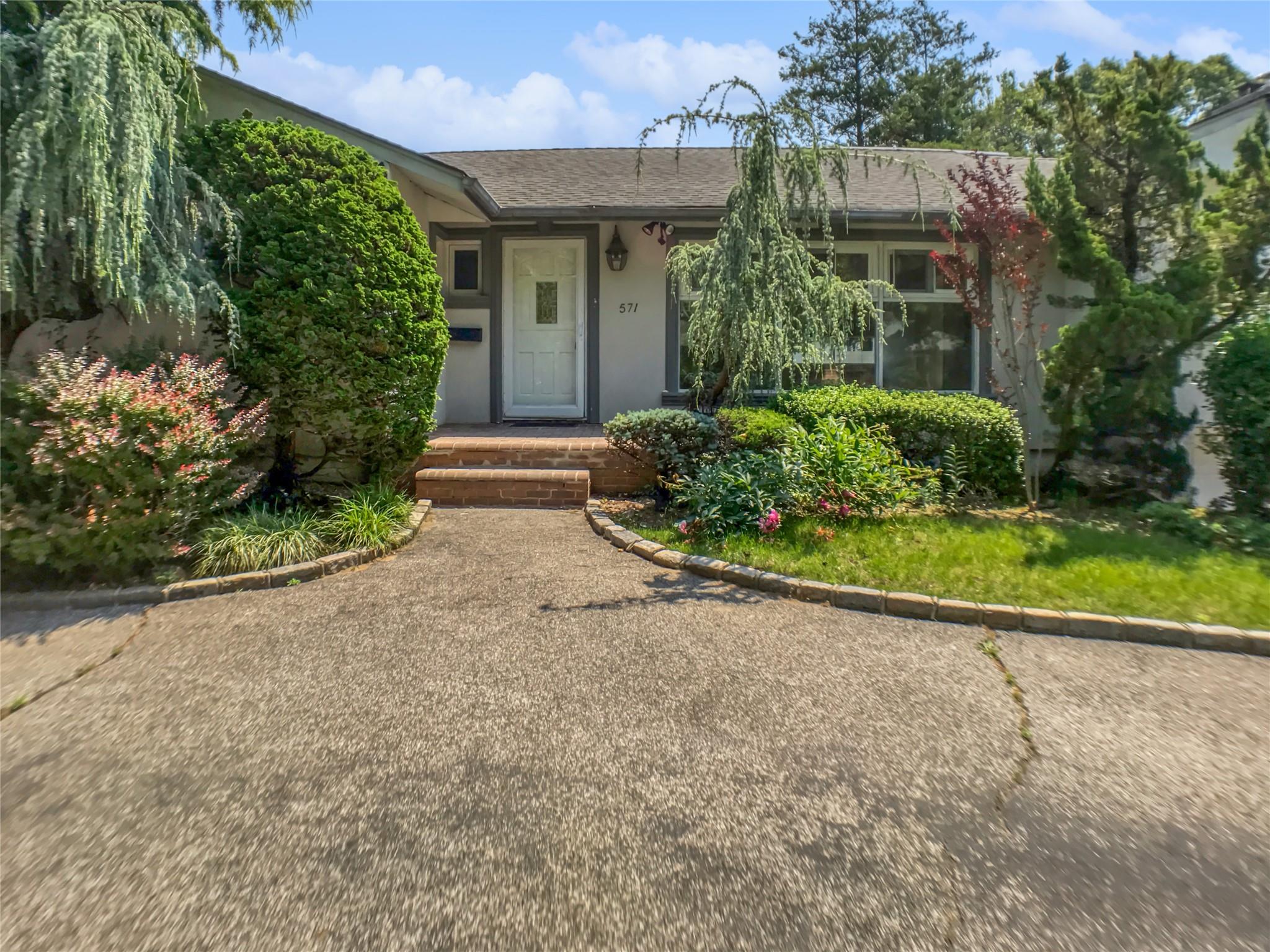 571 Richmond Road, East Meadow, NY 11554