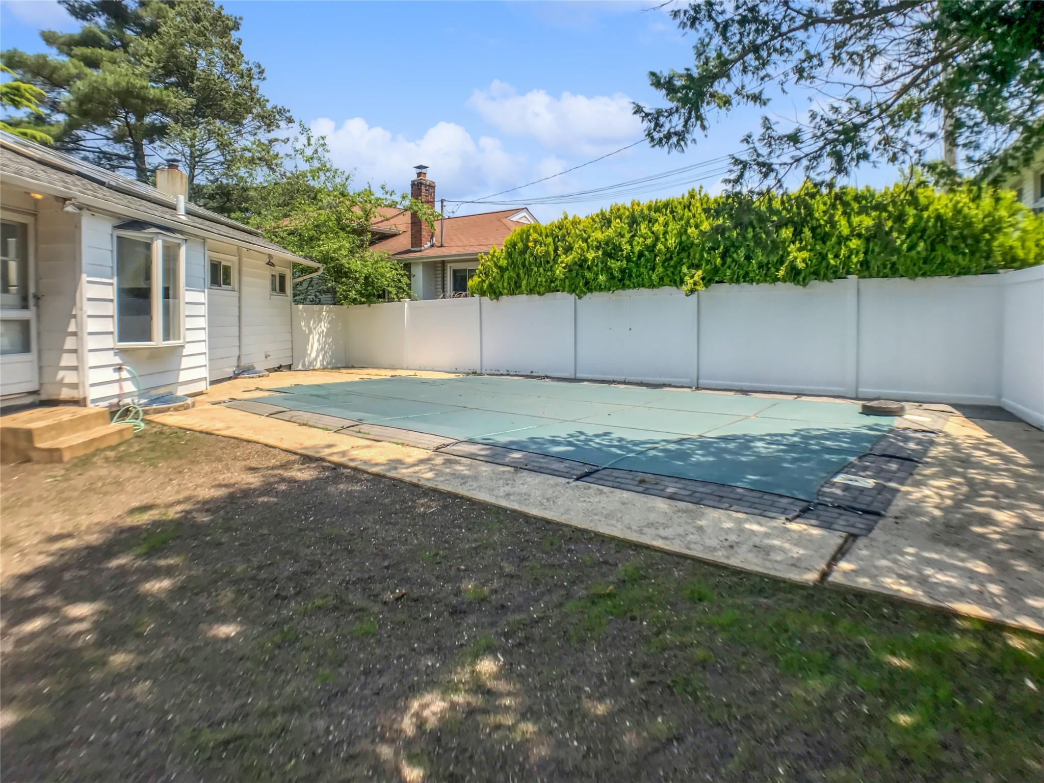 571 Richmond Road, East Meadow, NY 11554