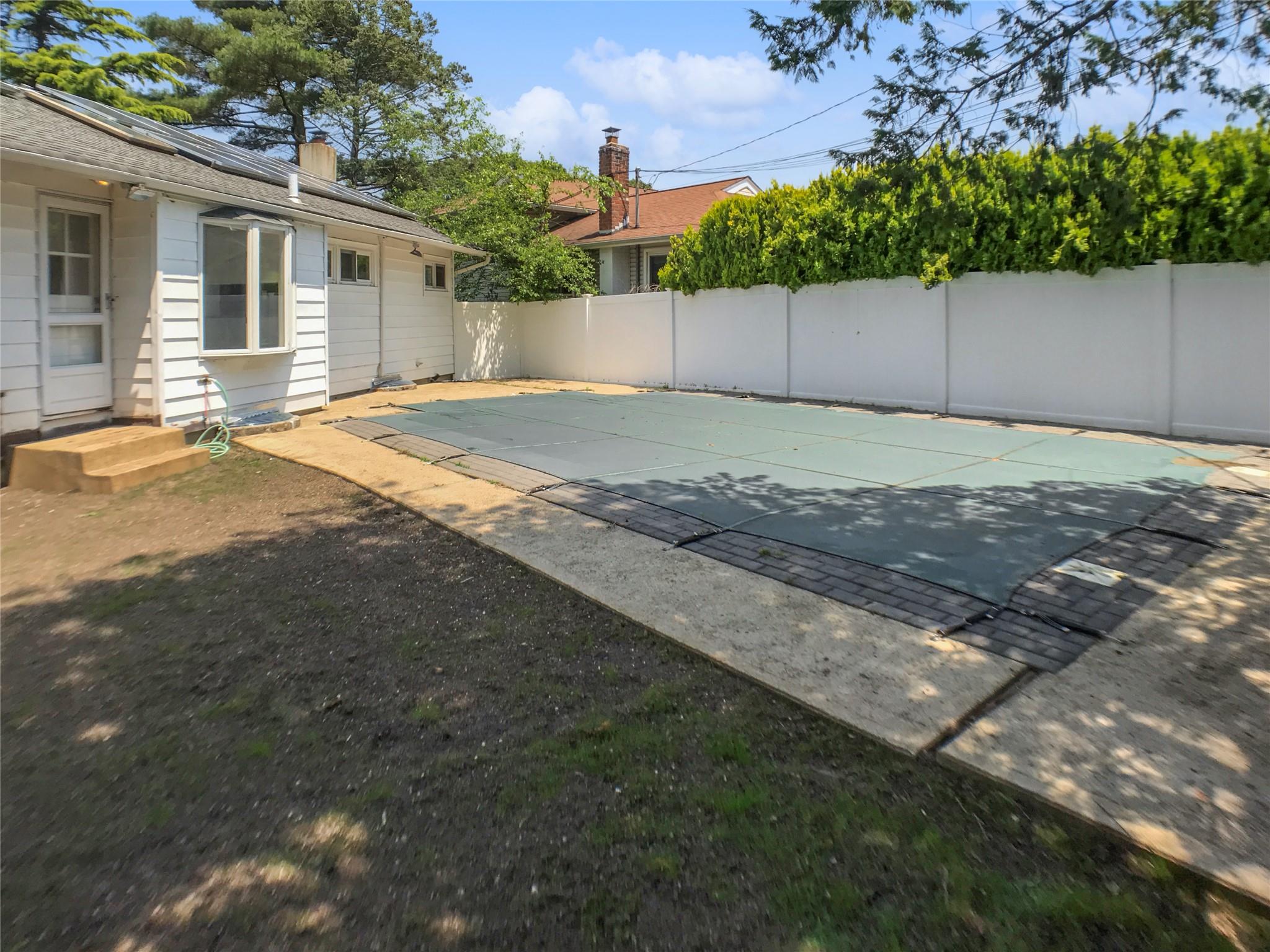 571 Richmond Road, East Meadow, NY 11554