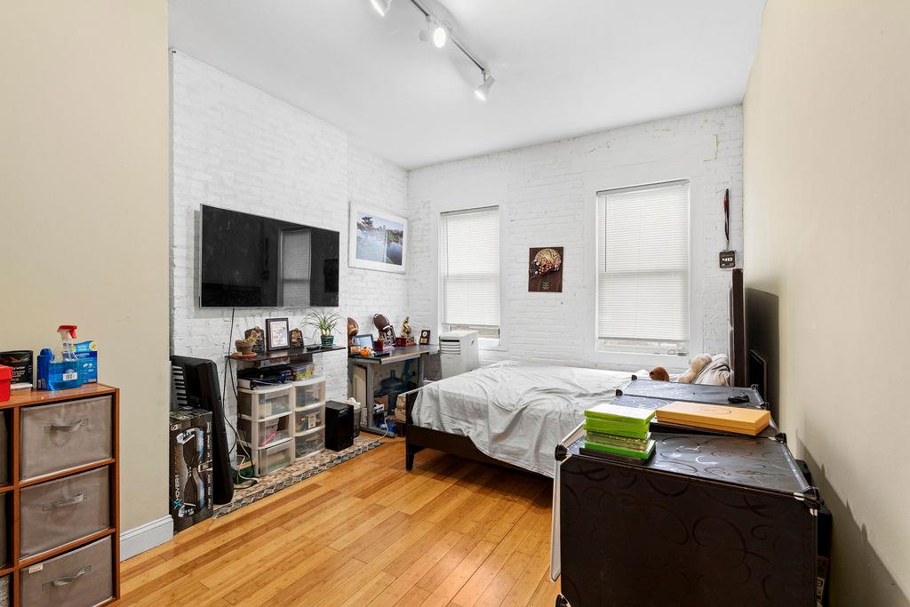 194 Bay Street, Staten Island, NY 10301