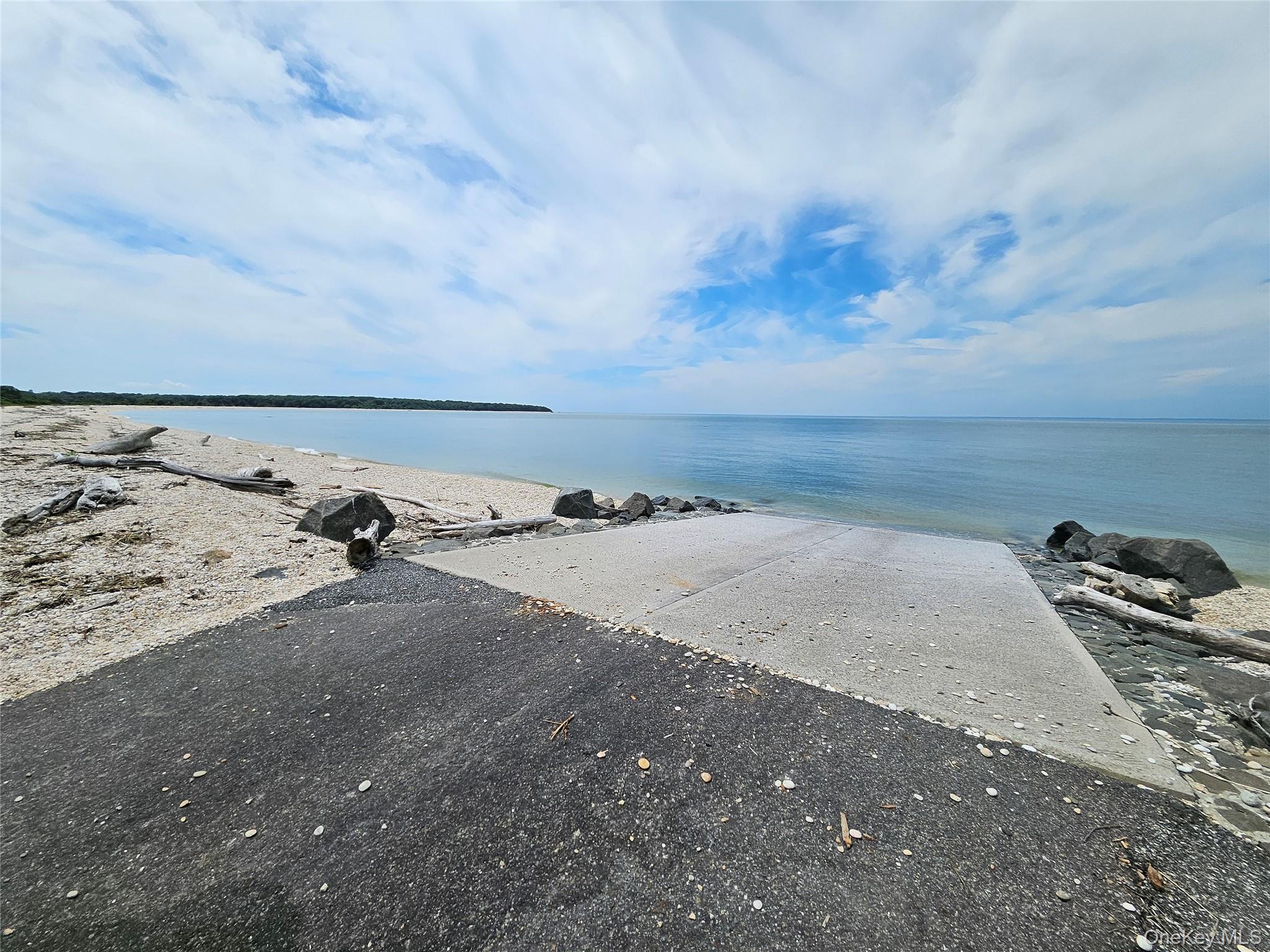 12910 Main Road, East Marion, NY 11939