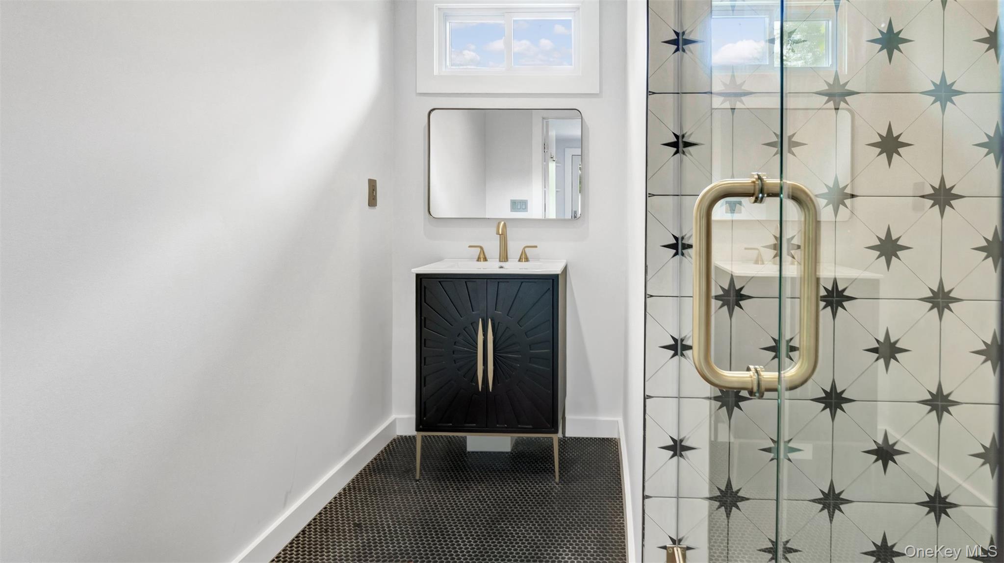 12910 Main Road, East Marion, NY 11939