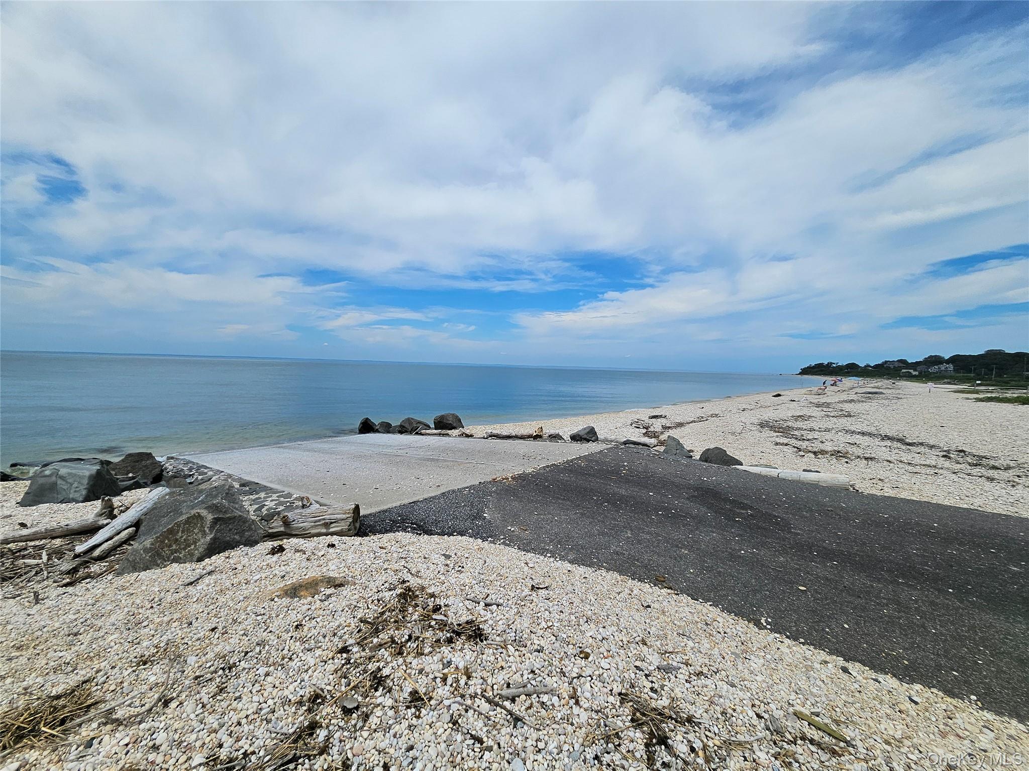 12910 Main Road, East Marion, NY 11939