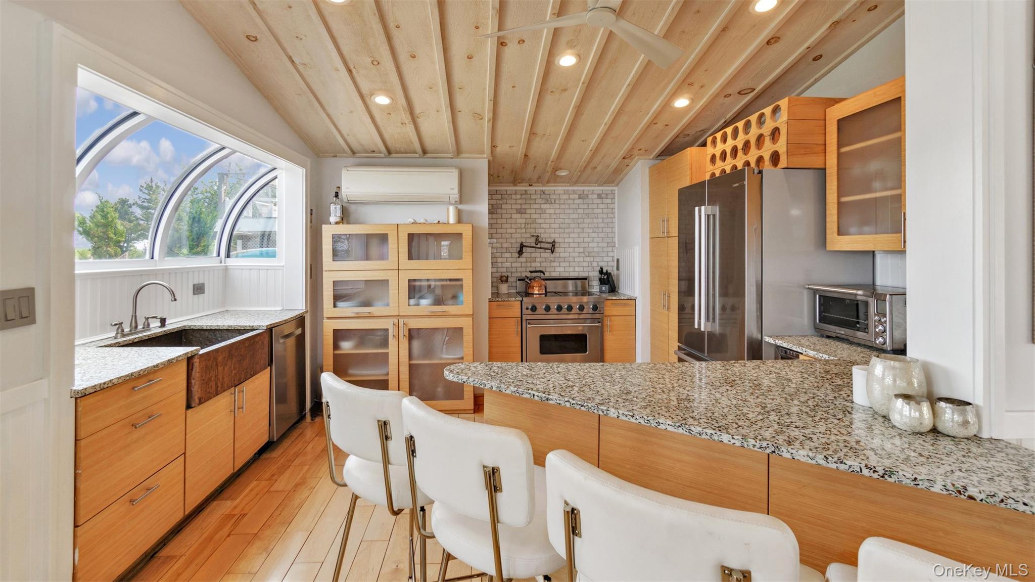 12910 Main Road, East Marion, NY 11939