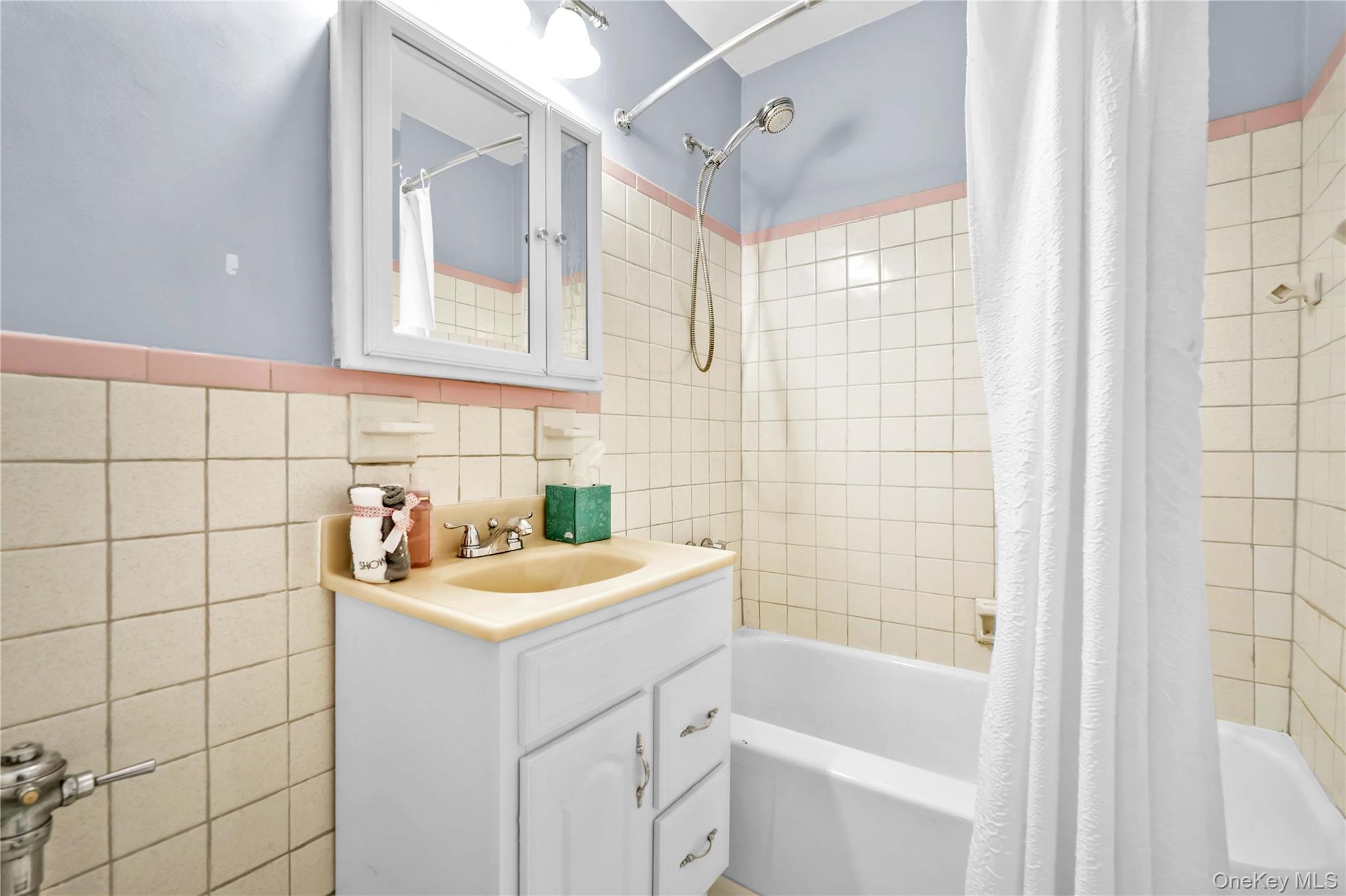 68-15 Selfridge Street # 5D, Forest Hills, NY 11375