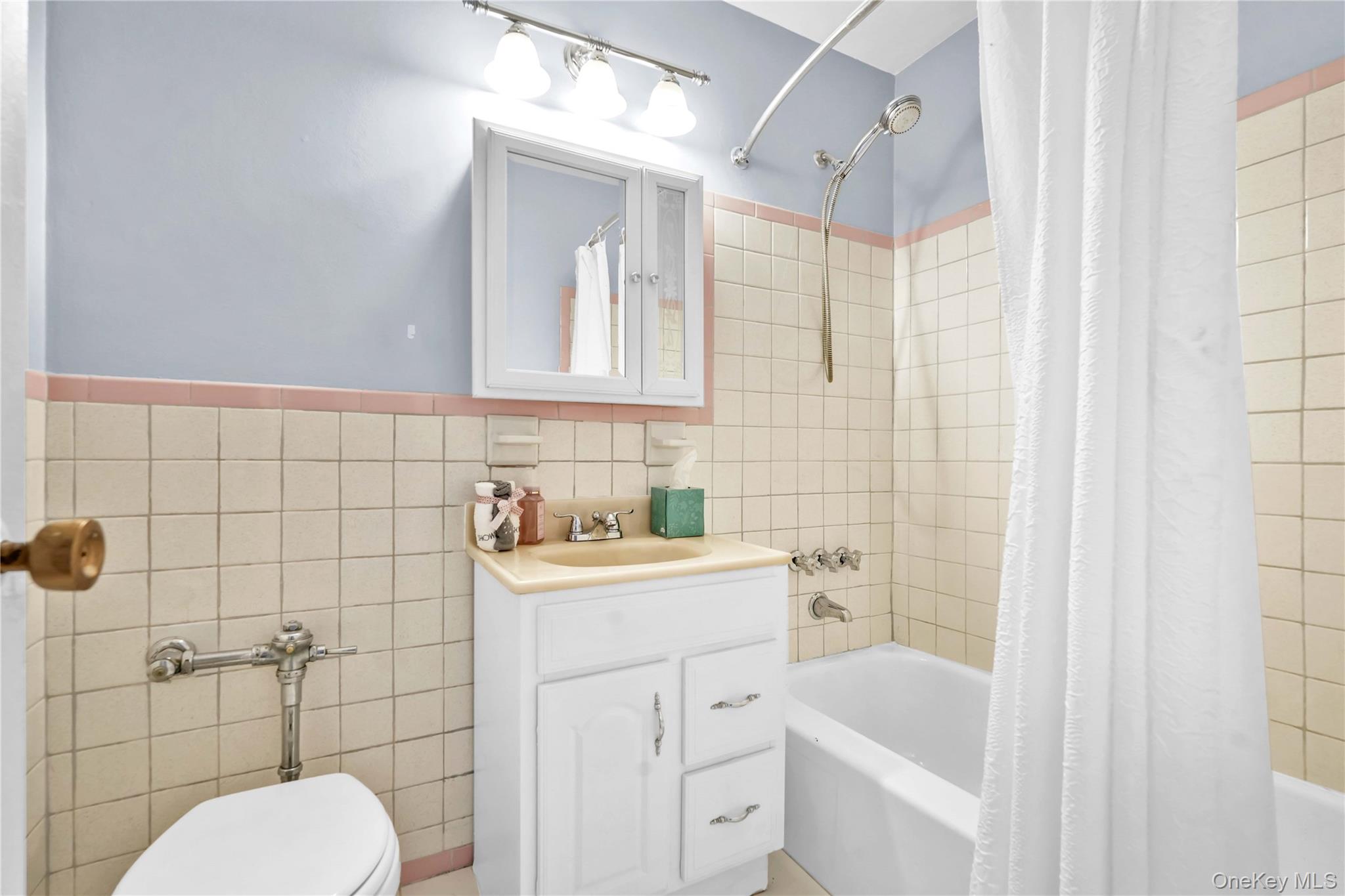 68-15 Selfridge Street # 5D, Forest Hills, NY 11375