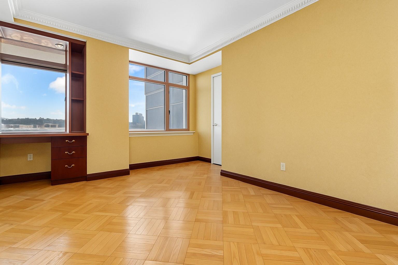 11201 Queens Blvd # 10B, Forest Hills, NY 11375