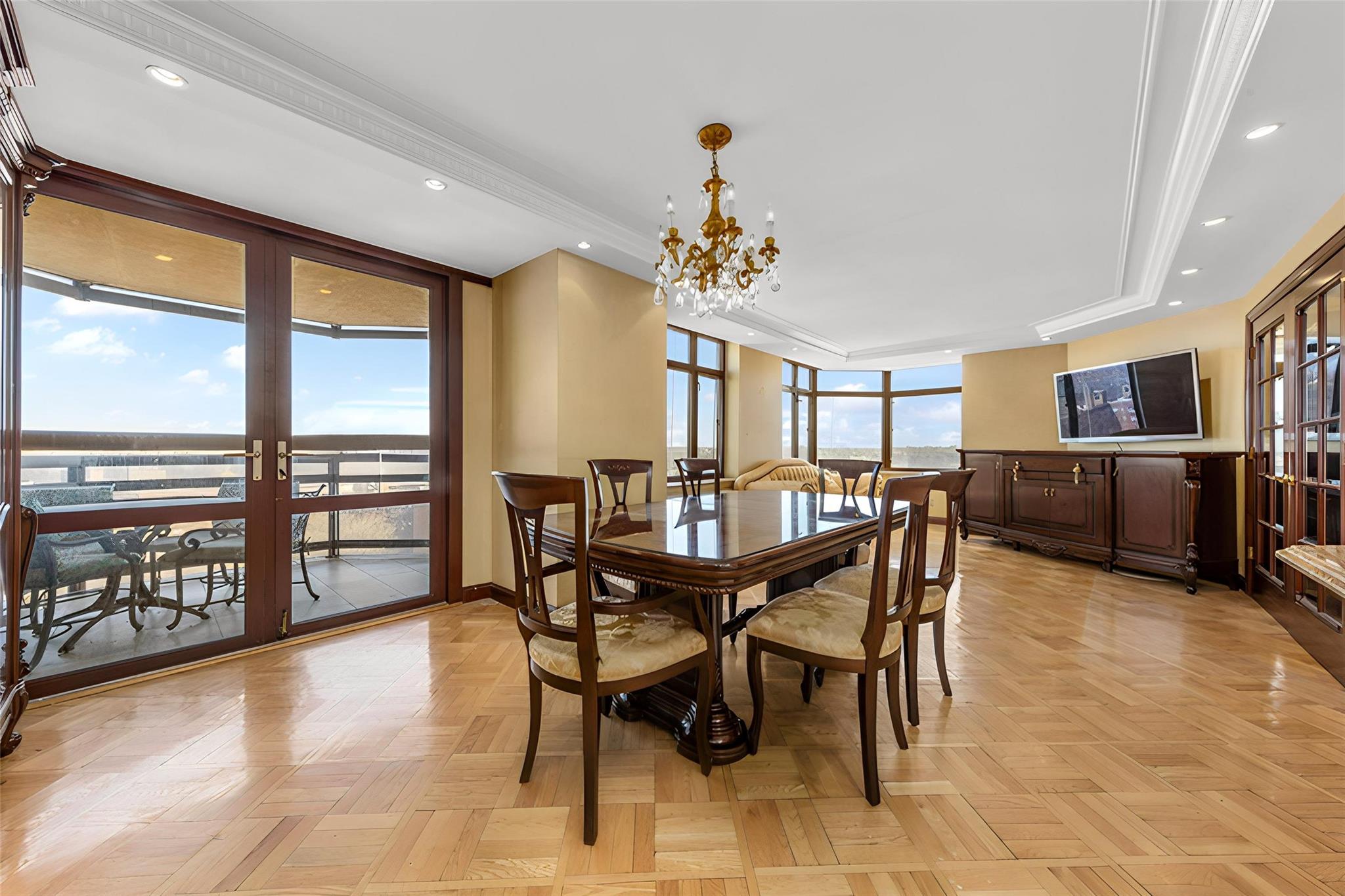 11201 Queens Blvd # 10B, Forest Hills, NY 11375