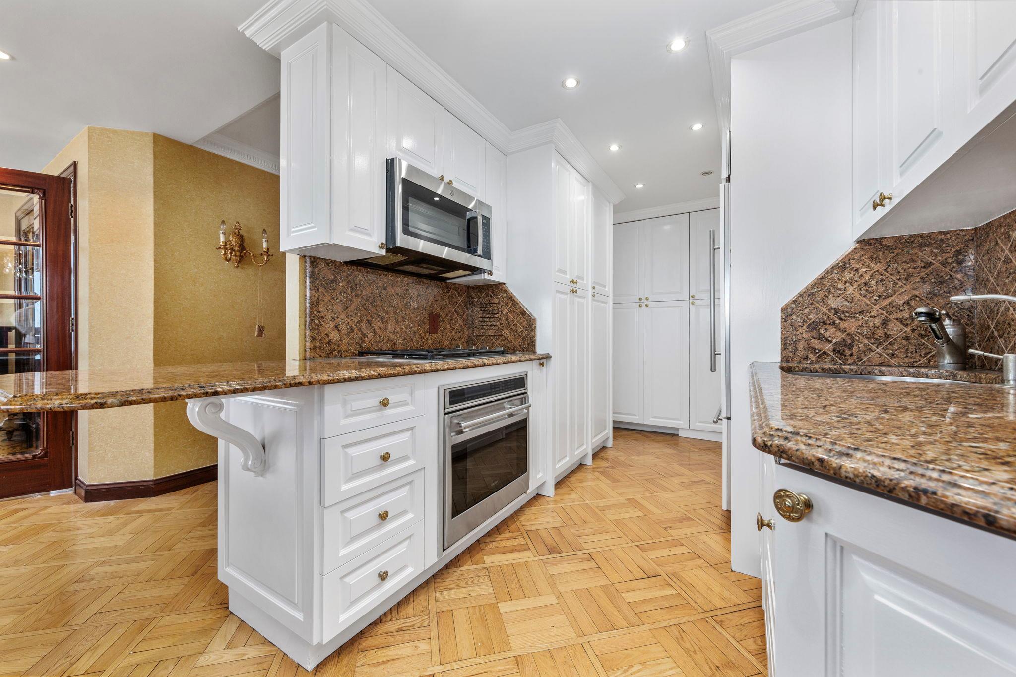 11201 Queens Blvd # 10B, Forest Hills, NY 11375